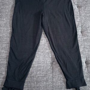 Women’s Torrid Cropped Black Leggings, Size 2